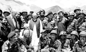 Atal Bihari Vajpayee with Soldiers