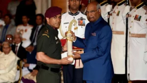 M.S.Dhoni receiving Padma Bhushan