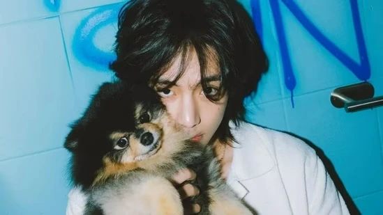 Bts V with Yeontan